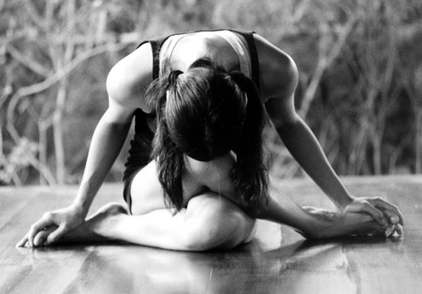 Shoelace Pose 